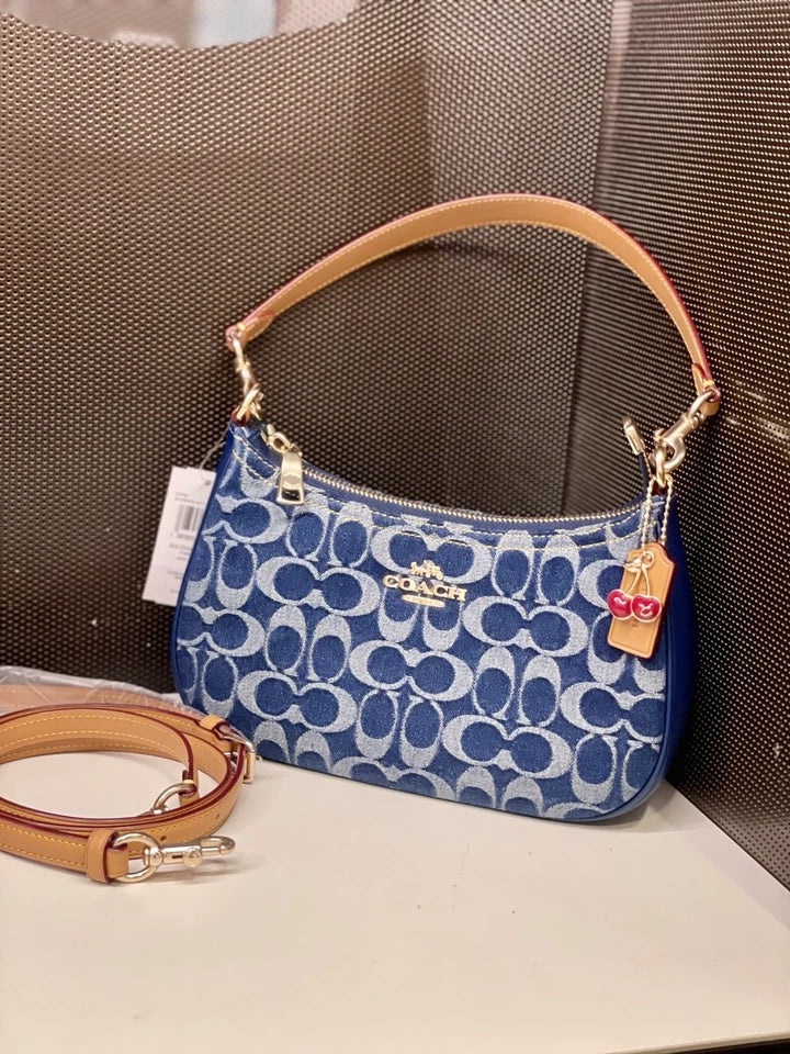 Coach CAF82 Denim/Natural Teri Shoulder Bag Signature Denim Outlet